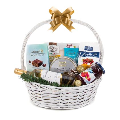 Кошница с подаръци - Коледна нежност 2025