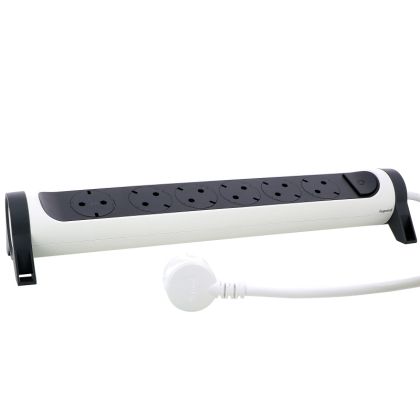Разклонител LEGRAND шуко 6x2P+E защита, въртящ 1.5м