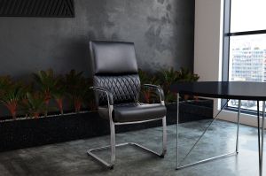 Посетителски стол RFG GRANDE M, екокожа, метална основа, до 150 kg, черен, 2 броя в комплект