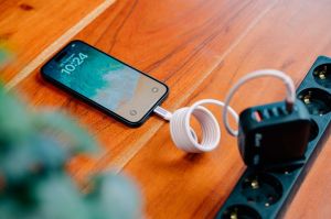 Verbatim Кабел Sync & Charge, магнитен, USB Type-C към USB Type-C, 60 W, 120 cm, сив