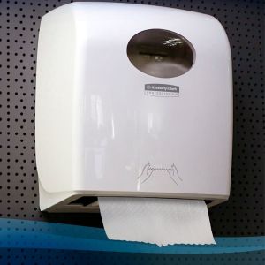 Кърпи за ръце Kimberly-Clark Scott Slimroll, руло, широчина 21 cm, дължина 165 m, бели, 6 броя