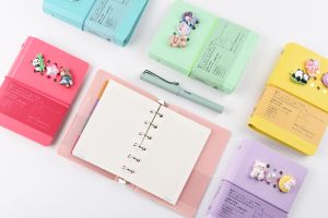 Sworld Тефтер ME, А6, с 6 ринга, ластик, бели листове, 40 листа, червен