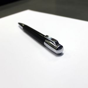 Hugo Boss Химикалка Pure, в кутия, черна