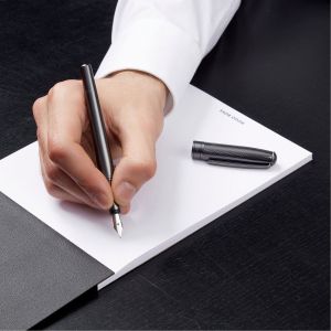 Hugo Boss Писалка Essential Metal, в кутия, хром