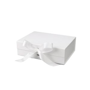 Office 1 Кутия Gift Box, с магнитно затваряне, сгъваема, 24 х 18 х 7.8 cm, бяла