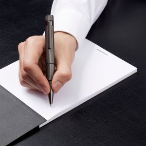 Hugo Boss Химикалка Core, в кутия, хром