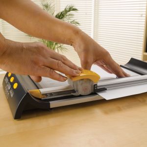 Ролков нож Fellowes Neutron Plus, A4, до 10 листа