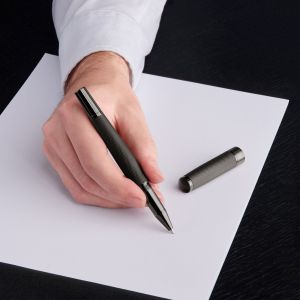 Hugo Boss Химикалка Totem, черна