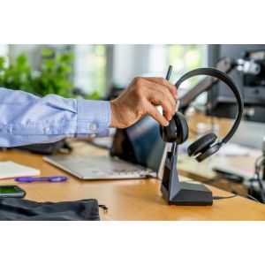 HP Слушалки Poly Voyager 4320 UC, Bluetooth, USB Type-A, със стойка за зареждане