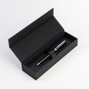 Hugo Boss Химикалка Gear Icon, в кутия, черна