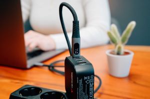 Кабел Verbatim Sync&Charge, магнитен, с дисплей, USB Type-C към USB Type-C, 240 W, 120 cm