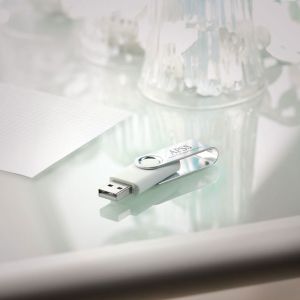 USB памет, 8GB, бяла