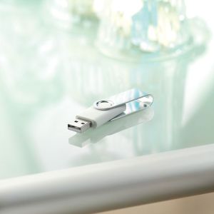 USB памет, 4GB, бяла