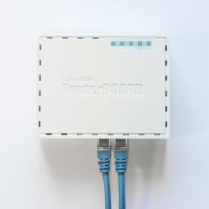Рутер Mikrotik RB750GR3 Hex, кабелен, 5 порта