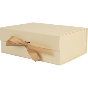 Подаръчна кутия 29x22x10,5cm, бежова