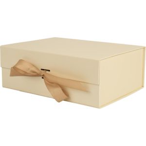 Подаръчна кутия 33x25x12,5 cm, бежова