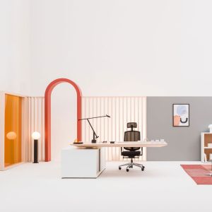 Бюро с регулируема височина MDD Gravity, 2400 х 1600 х 750-1160 mm, фурнир, метални крака