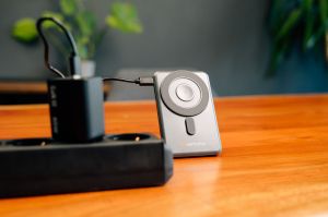 Verbatim Външна батерия Charge n'Go, 5000 mAh, с 2 кабела, сива