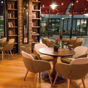 Кресло RFG Louis Wood, до 120 kg, сглобена мостра