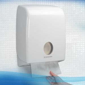 Кърпи за ръце Kimberly-Clark Scott Control 6689, V-сгъвка, еднопластови, 304 къса, 21.2 х 20 cm, 15 броя