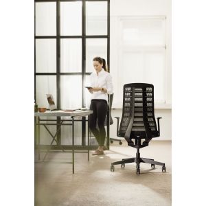 Eргономичен стол Interstuhl Pure PU213, дамаска и меш, Smart-Spring механизъм, до 120 kg, черен/лилав